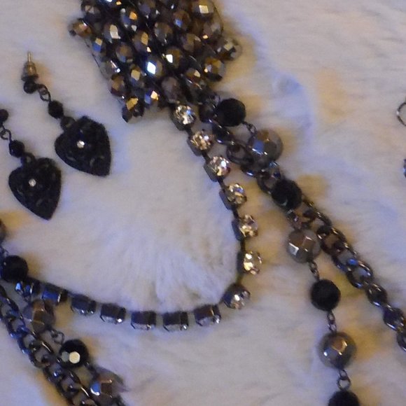 BLACK METAL JEWELRY MIX... BANGLES, NECKLACE AND EARRINGS - Picture 6 of 7